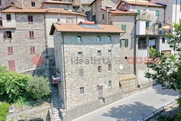 casa indipendente in vendita a Minucciano in zona Gramolazzo