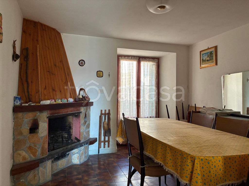 casa indipendente in vendita a Minucciano