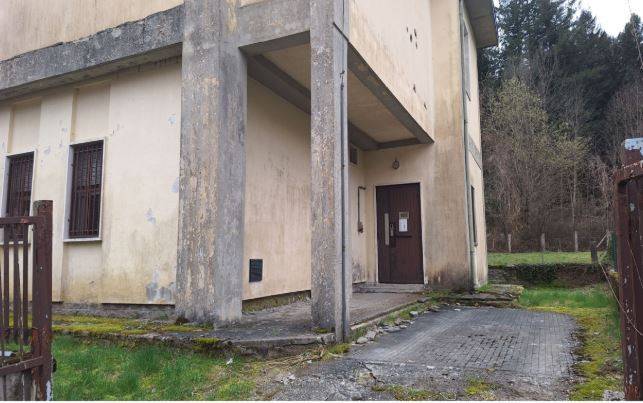 locale commerciale in vendita a Minucciano in zona Gramolazzo