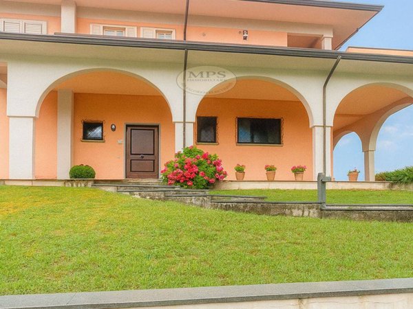 negozio in vendita a Minucciano in zona Gramolazzo