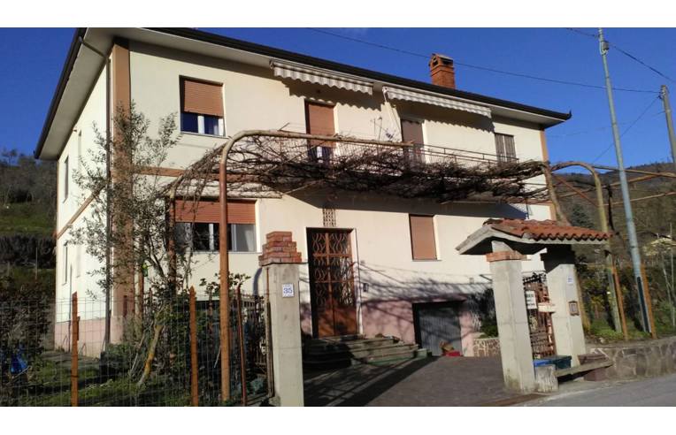 appartamento in vendita a Minucciano in zona Pieve San Lorenzo