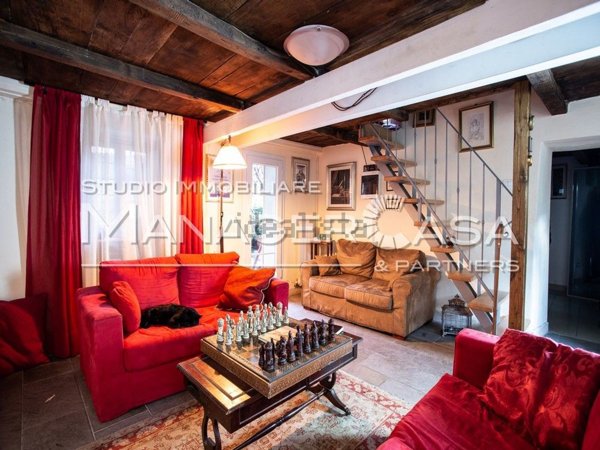 casa indipendente in vendita a Minucciano in zona Gorfigliano