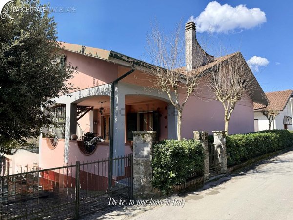 casa indipendente in vendita a Minucciano