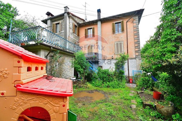 negozio in vendita a Minucciano in zona Foresto