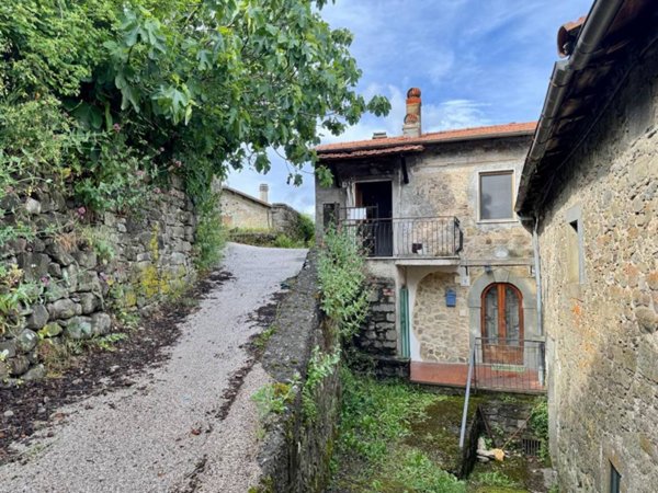 appartamento in vendita a Minucciano in zona Castagnola