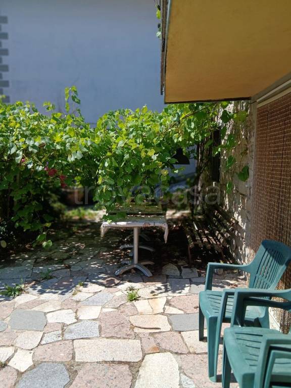 casa indipendente in vendita a Minucciano in zona Gorfigliano