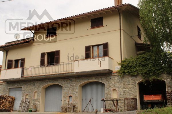 casa indipendente in vendita a Minucciano