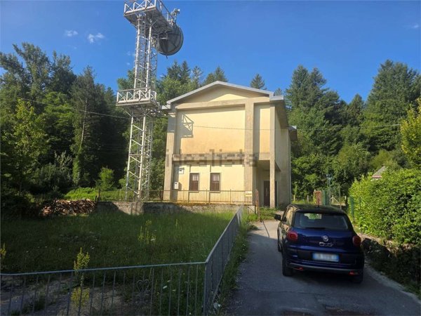 casa indipendente in vendita a Minucciano in zona Gramolazzo