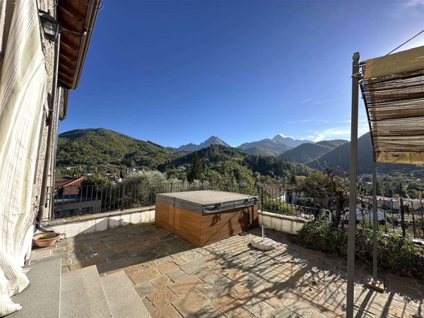 casa indipendente in vendita a Minucciano in zona Pieve San Lorenzo
