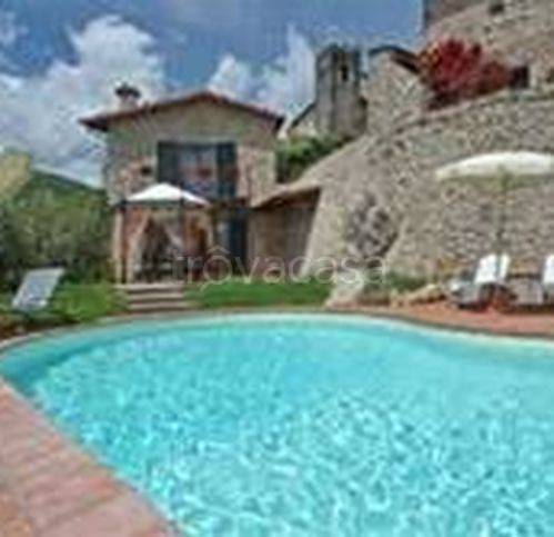 casa indipendente in vendita a Molazzana