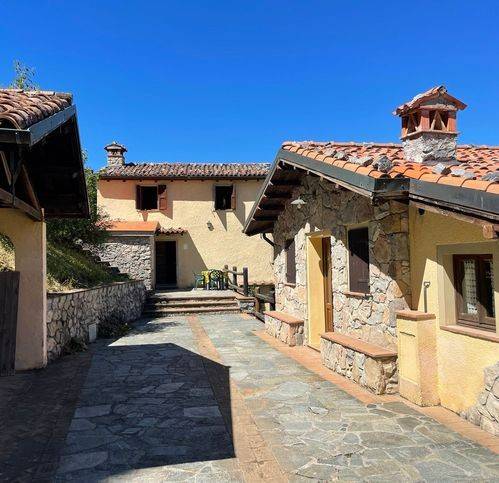 casa indipendente in vendita a Molazzana