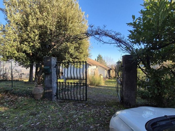 casa indipendente in vendita a Molazzana