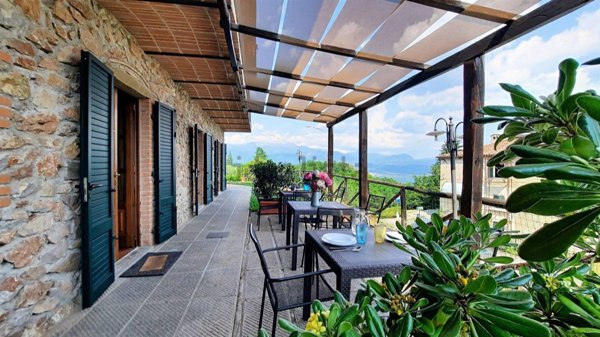 casa indipendente in vendita a Molazzana