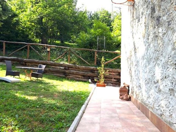 casa indipendente in vendita a Molazzana