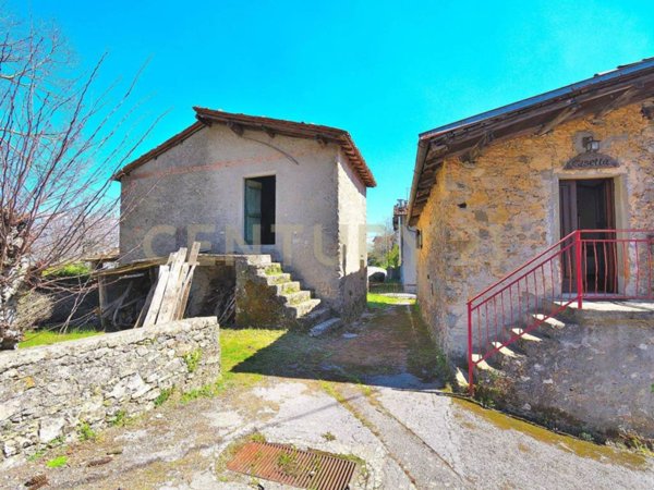 casa indipendente in vendita a Molazzana