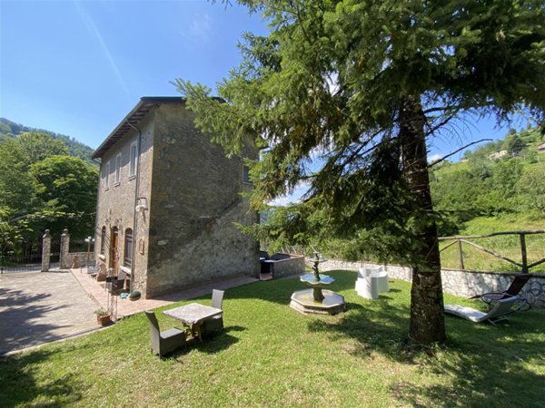 casa indipendente in vendita a Molazzana