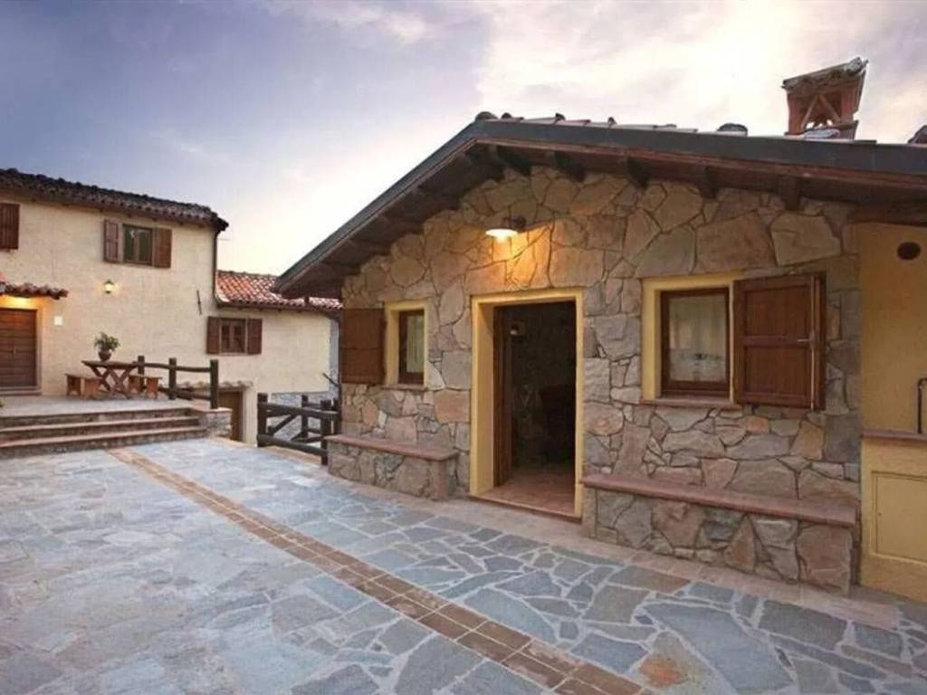 casa indipendente in vendita a Molazzana