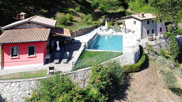 casa indipendente in vendita a Molazzana