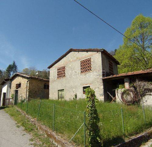 casa indipendente in vendita a Molazzana