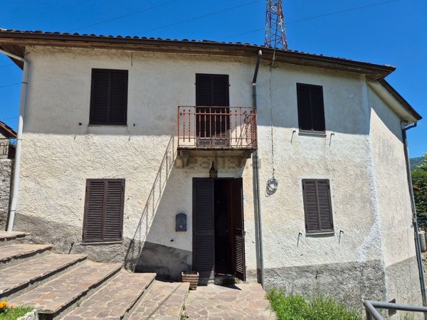 casa indipendente in vendita a Molazzana