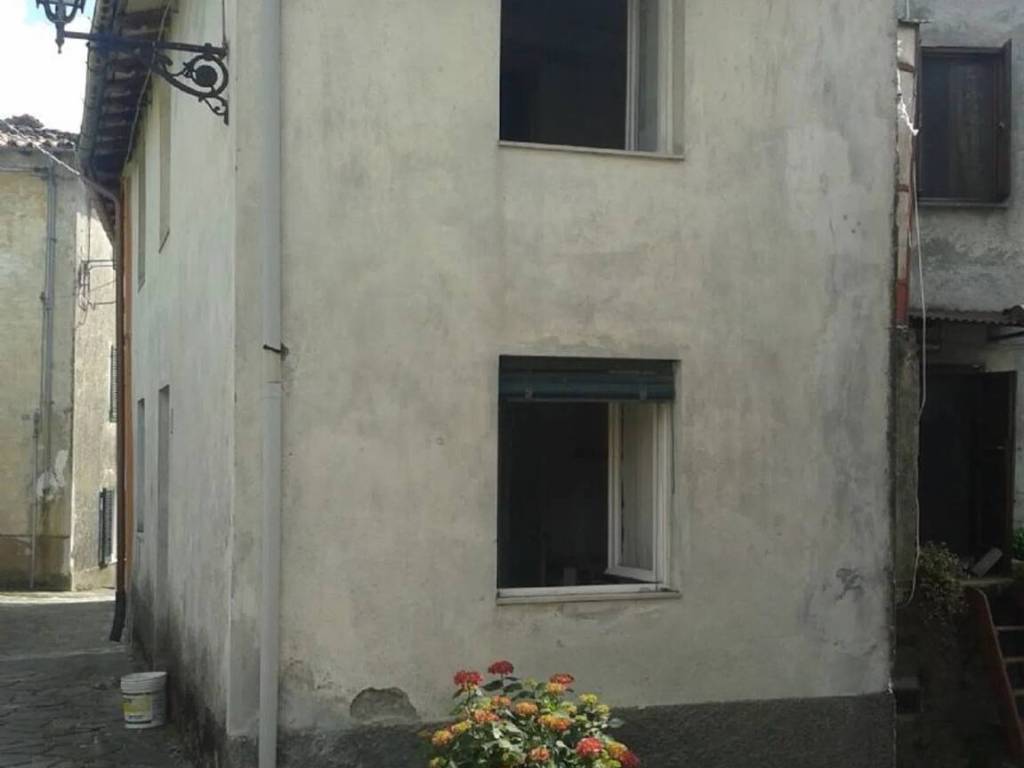 casa indipendente in vendita a Molazzana
