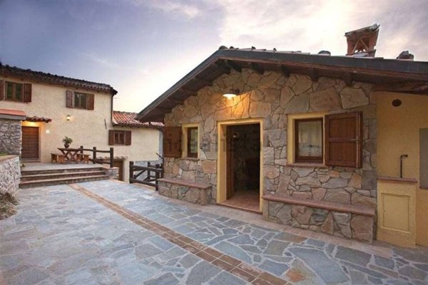 casale in vendita a Molazzana