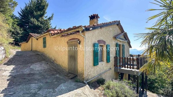 casa indipendente in vendita a Molazzana in zona Eglio