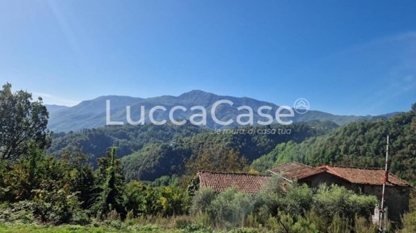 casale in vendita a Molazzana in zona Cascio