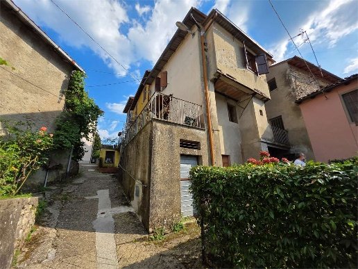 appartamento in vendita a Molazzana in zona Sassi