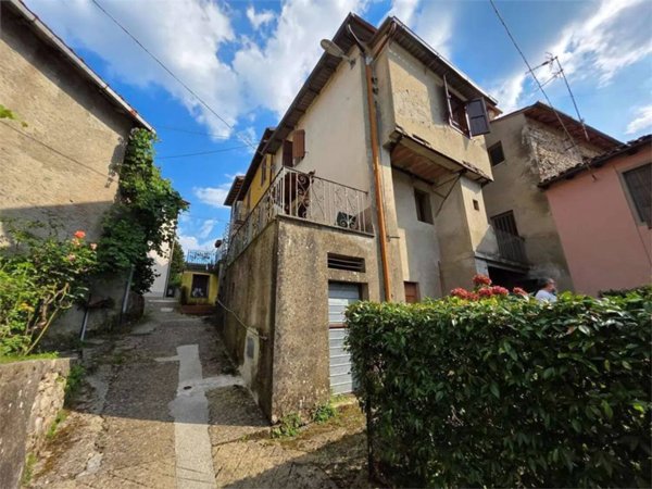 appartamento in vendita a Molazzana in zona Sassi
