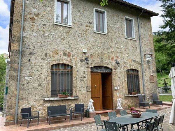 casa indipendente in vendita a Molazzana