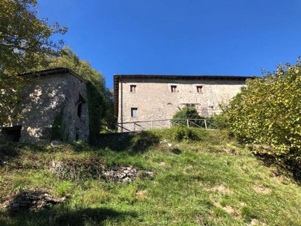 casa indipendente in vendita a Molazzana in zona Brucciano
