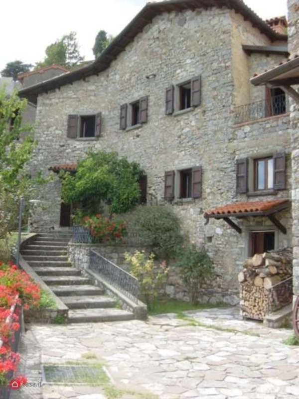 casa indipendente in vendita a Molazzana