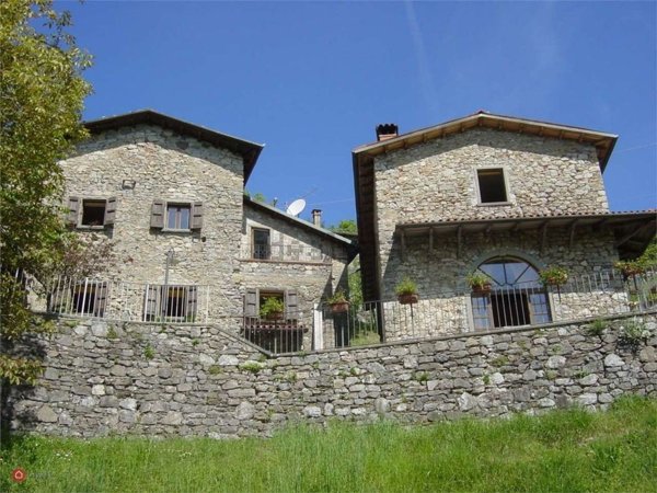 casa indipendente in vendita a Molazzana