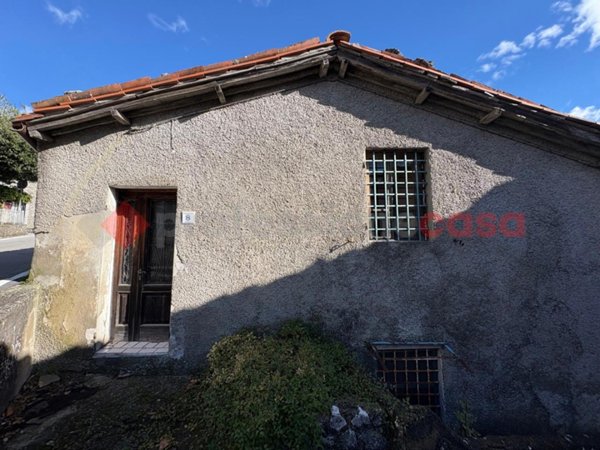 casa indipendente in vendita a Molazzana in zona Sassi