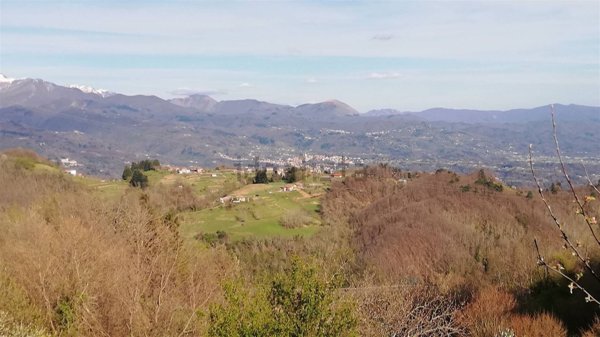 casa indipendente in vendita a Molazzana