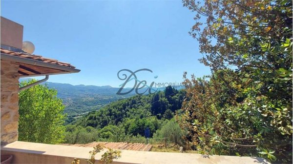 casa indipendente in vendita a Molazzana