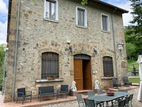 casa indipendente in vendita a Molazzana