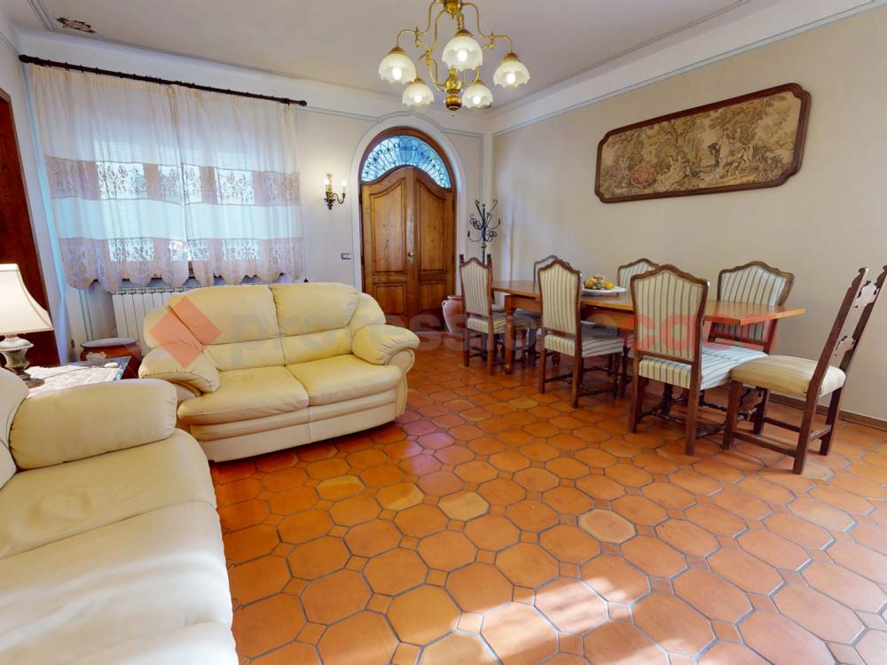 casa indipendente in vendita a Molazzana in zona Sassi