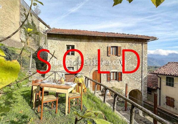 casa indipendente in vendita a Molazzana in zona Eglio