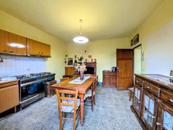 intera palazzina in vendita a Molazzana