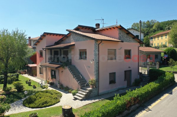 casa indipendente in vendita a Molazzana