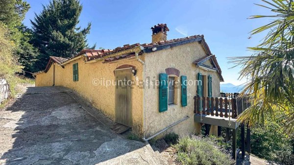 casale in vendita a Molazzana in zona Eglio