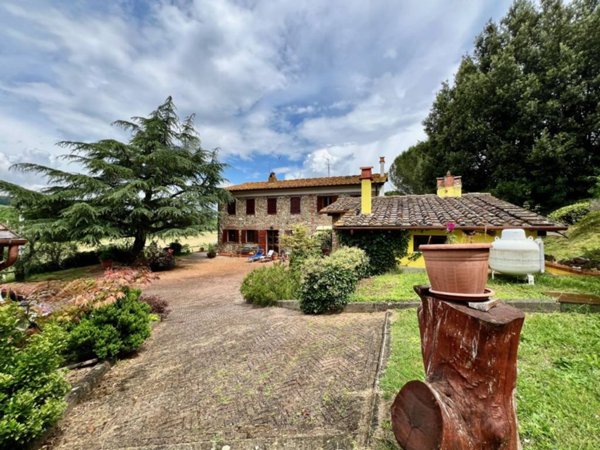 casa indipendente in vendita a Montecarlo