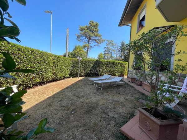 casa indipendente in vendita a Montecarlo