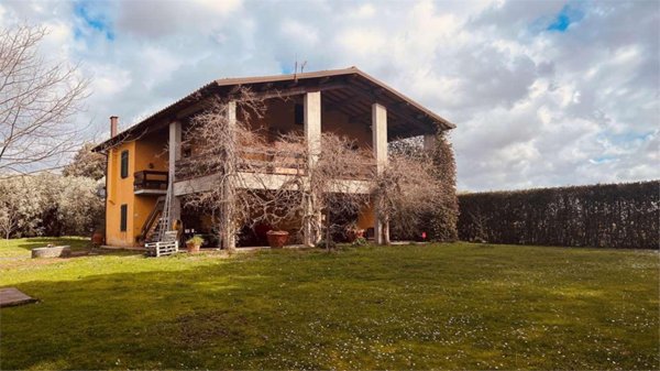 casa indipendente in affitto a Montecarlo