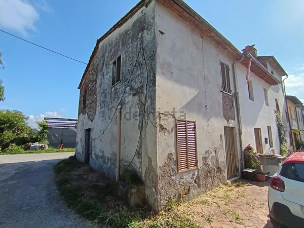 casa indipendente in vendita a Montecarlo