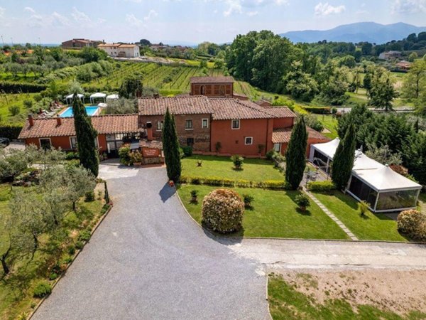 casa indipendente in vendita a Montecarlo