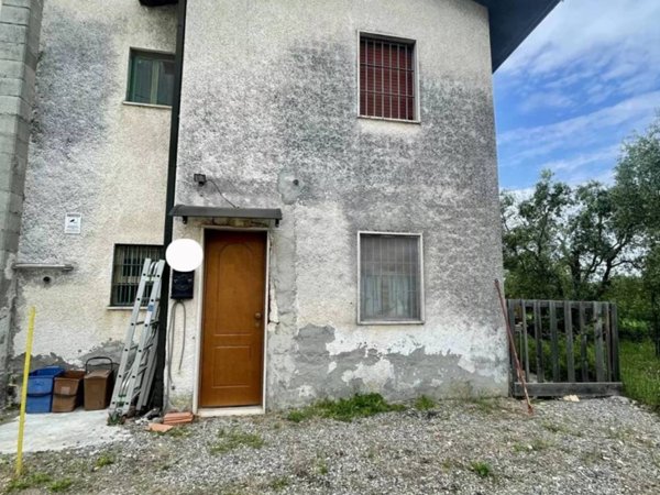 casa indipendente in vendita a Montecarlo