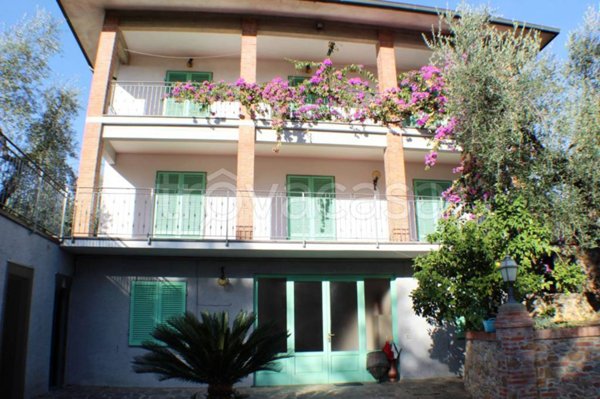 casa indipendente in vendita a Montecarlo